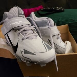 Mens size 7 Nike Force Zoom Trout 8 Elite baseball Cleats NIB